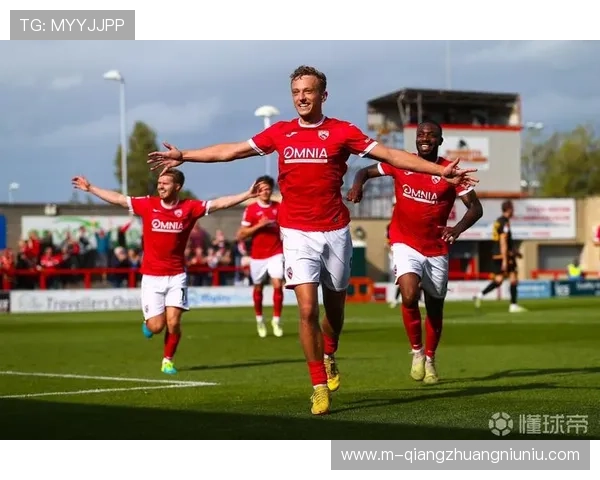 迈克尔奥利弗执法伯恩利对阵利物浦比赛引发争议判罚讨论