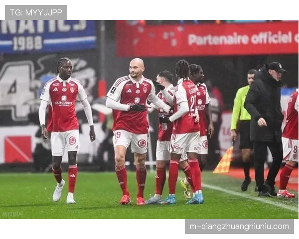 法甲夺冠红利缩水：巴黎分红467万欧竟不如上赛季垫底队，转播价值大幅缩水